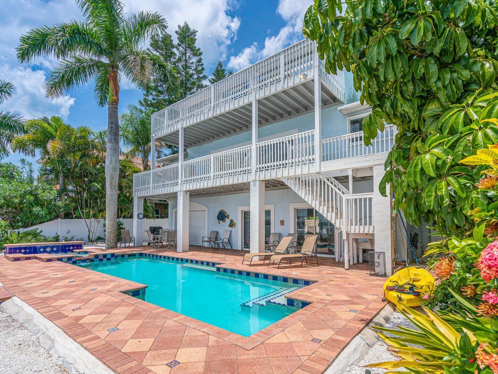 exterior of Bradenton Beach rental