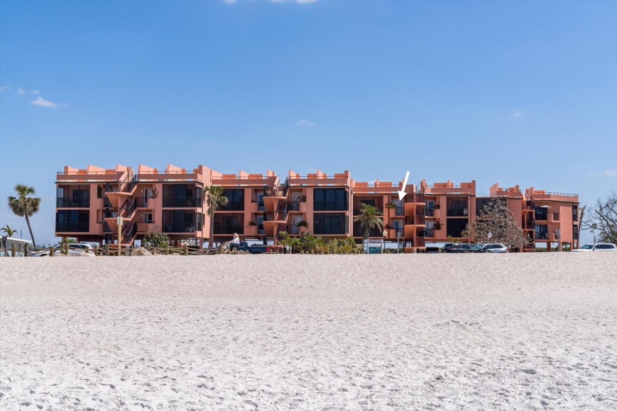 exterior view of Bradenton Beach condo complex