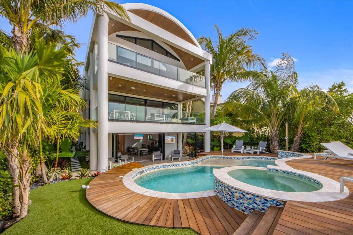 Five Bedroom Anna Maria Island Rentals | Sato Real Estate